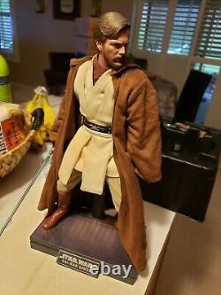 Hot Toys MMS477 Star Wars III Revenge of The Sith 1/6th Obi-Wan Kenobi Figure