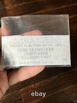 Master Replicas Star Wars ROTJ Luke Skywalker Ver. 2 Lightsaber 11 Prop Replica