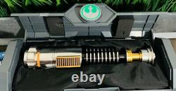 Star Wars Galaxy's Edge Luke Skywalker Legacy Lightsaber with36 Blade & Belt Clip