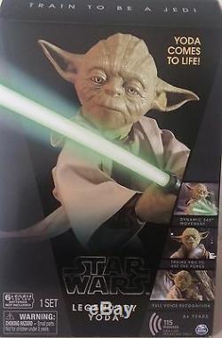 Star Wars Lot Legendary Jedi Master Yoda and Rey's Light Saber