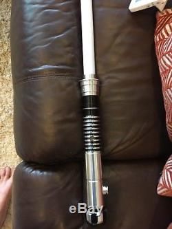 Ultrasabers Lightsaber Archon v2.1 with Emerald