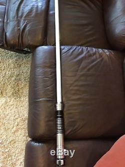 Ultrasabers Lightsaber Archon v2.1 with Emerald