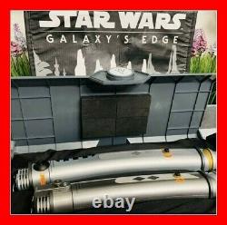Brand New Sealed Bord Ahsoka Tano Héritage Lightsaber Star Wars Galaxy Deux Hilts