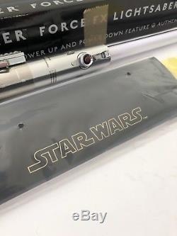 Rare Star Wars Luke Skywalker Force Fx Sabre Laser Sw-220 Avec Support Bleu