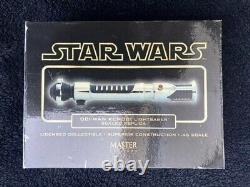 Réplique de maître Obi-Wan Kenobi Sabre Laser STAR WARS Épisode II à l'échelle 45 SW-301.