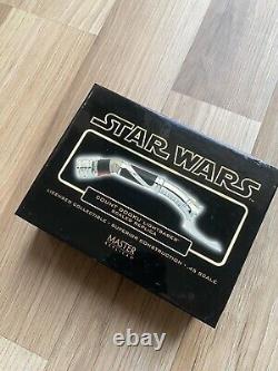 Répliques de maître de Star Wars. Sabre laser à l'échelle 1:45 de Count Dooku SW-307