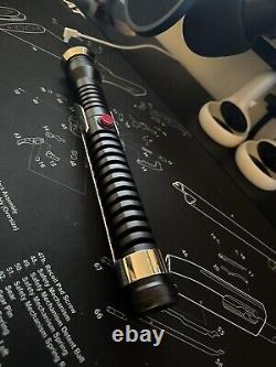 Sabre laser Qui-Gon Jinn Saber Forge MK3 Héro.