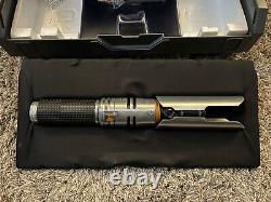 Sabre laser de Cal Kestis de Star Wars - Exclusivité Galaxy's Edge Disney RARE UK