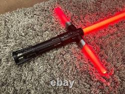 Sabre laser de Kylo Ren de Star Wars exclusif à Galaxy's Edge de Disney