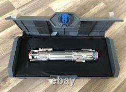 Sabre laser de la lignée de Ben Solo de Star Wars Galaxy's Edge, boîte neuve jamais ouverte