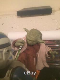 Sideshow Star Wars Yoda Et Le 501e Clone Trooper Premium Format Illuminent Leur Sabre