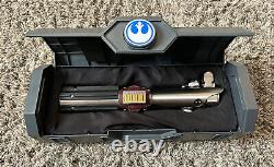 Star Wars: Luke / Rey Sabre-laser reforgé Galaxy's Edge Exclusive Disney