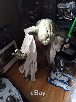 Star Wars Yoda Avec La Statue De Sabre Laser Statue 11 Rare