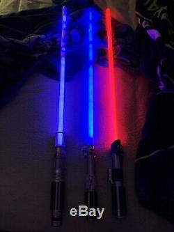 Trois Star Wars Light Sabres, Dark Vador, Mace Windu Et Luke Skywalker
