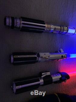 Trois Star Wars Light Sabres, Dark Vador, Mace Windu Et Luke Skywalker