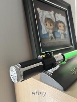 Yoda Force Fx Lightsaber 2007 Master Replicas Box And Stand Inclus